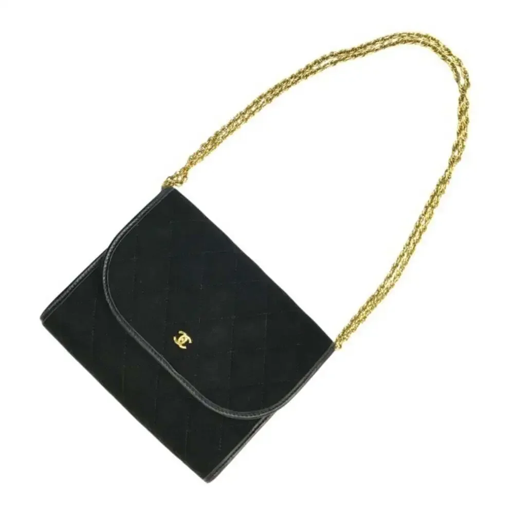 CHANEL Black Shoulder Bag